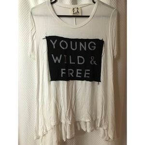 Flowy top “young wild & free”